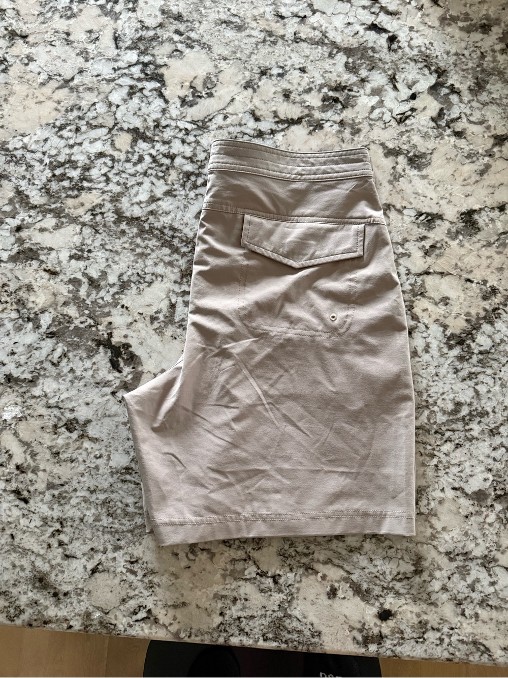 Fabletics Men’s Shorts - Picture 4 of 6